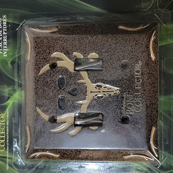 Michael Waddell bone collector, switch plate. - Picture 2 of 3